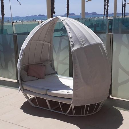 Luxury Beach Front Apartment With Pool บาเลนเซีย ภายนอก รูปภาพ