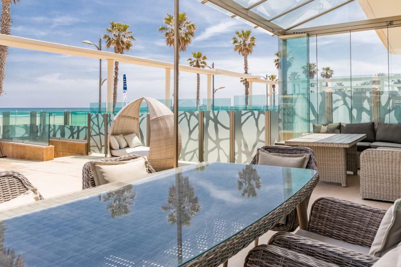 Luxury Beach Front Apartment With Pool บาเลนเซีย ภายนอก รูปภาพ